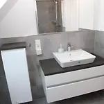 Zinnenhuus 2 דירה *